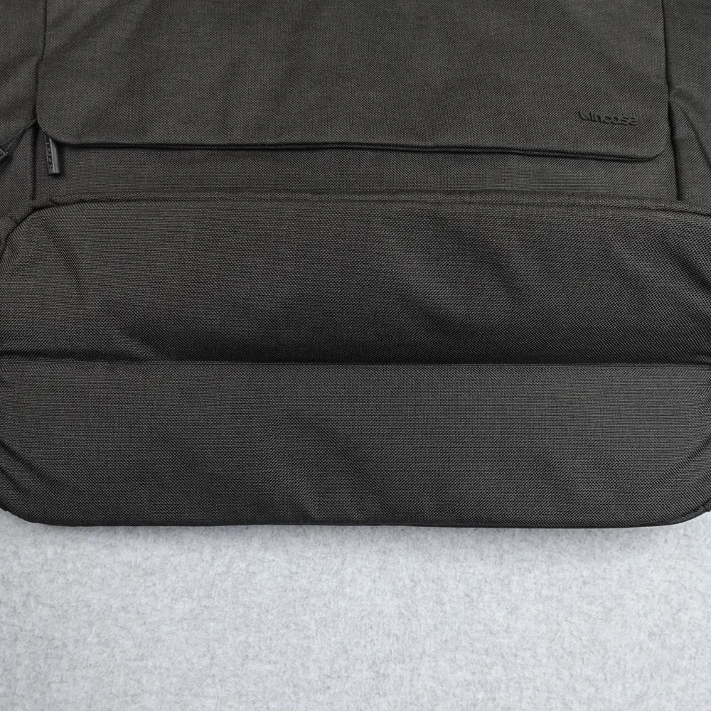Incase Crosstown Tote Laptop Bag Black Nylon Work Travel Daily Compartments